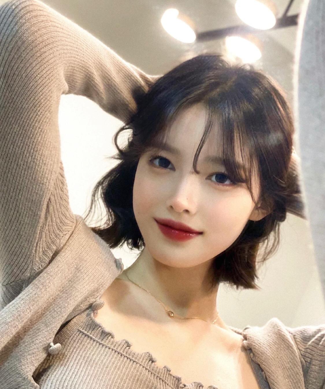 秋冬想要大女人风的优雅，我劝你涂这几支口红，高级与洋气你都有