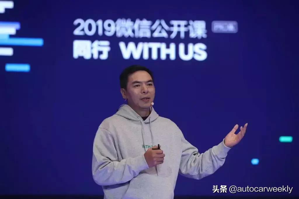 卫衣紧身怎么穿,卫衣装法