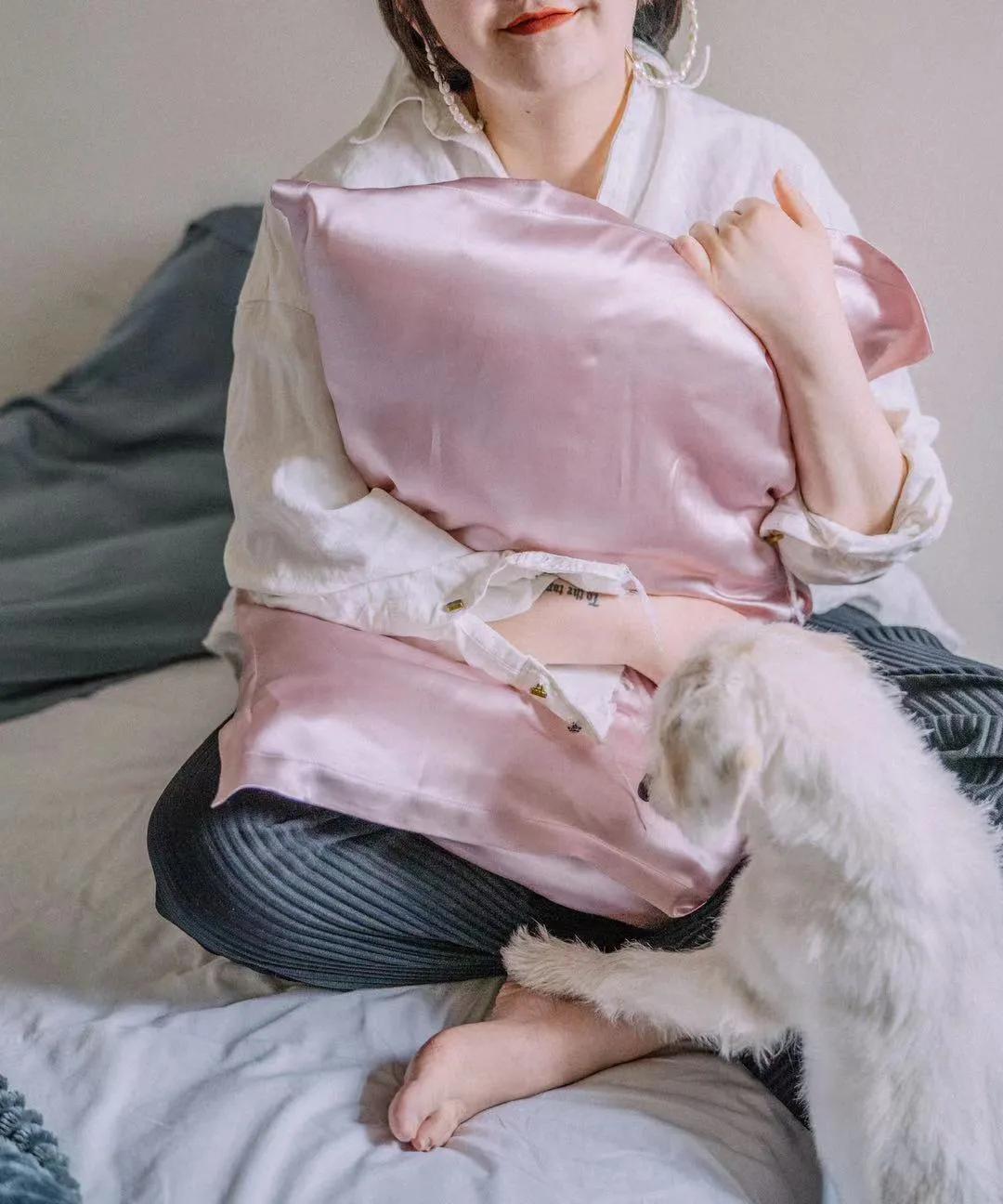 夏日的浪漫洗衣液香味持久留香,真丝护色洗衣液桑蚕丝专用