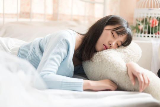 梦见掉牙又长牙齿预示着什么,经常梦见掉牙吐出来一大把