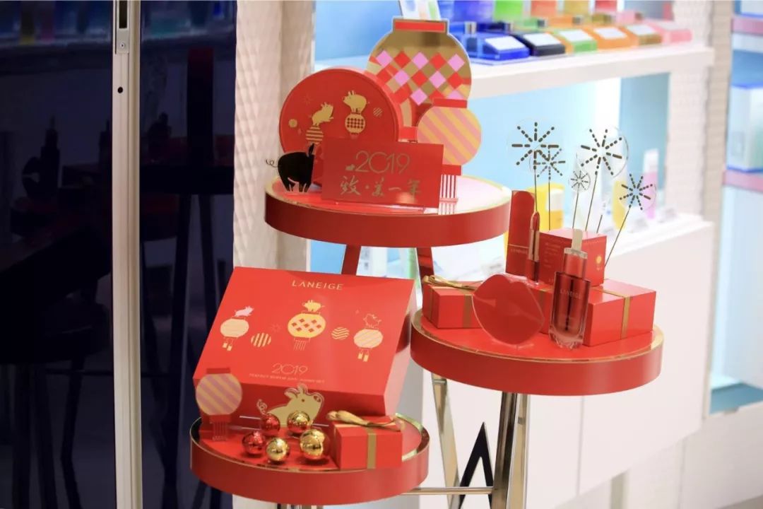 探店新年美照,探店好看的衣服都在这里