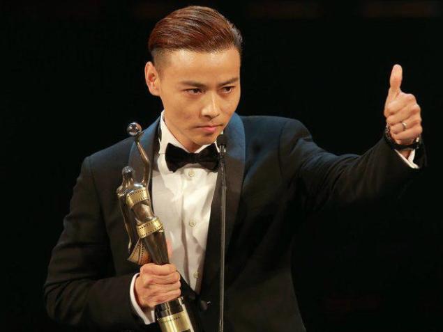 西装暴徒气场十足,电影里的西装痞帅高级感