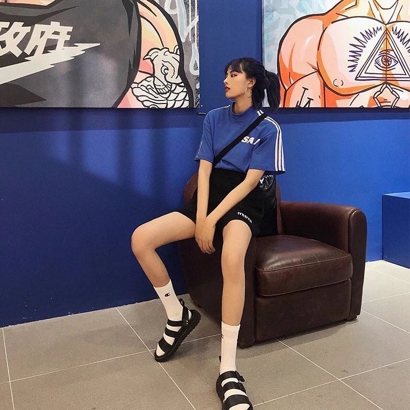 杨幂一万块钱毛衣,杨幂什么单品都能穿好