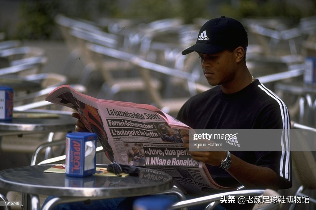 踢翻米兰王朝的贾府少年，身背“杀人犯、强奸犯”恶名的荷兰锋霸