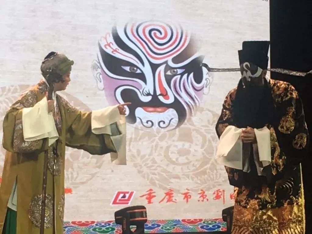 故城时光丨售票员喊着“俱乐部到了,下车咯