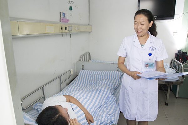 髌骨骨折打石膏后需要注意什么,小孩手骨折打石膏后要注意什么