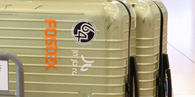 羽生结弦回国开始隔离，机场行李车亮了