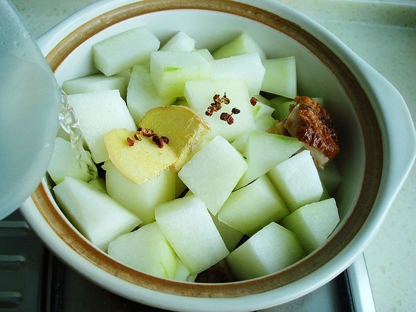 剩下的烤鸭怎么做老鸭汤,吃剩的烤鸭还可以怎么吃