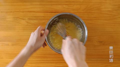 做戚风蛋糕不塌陷的秘诀是啥,戚风蛋糕如何做到不塌陷