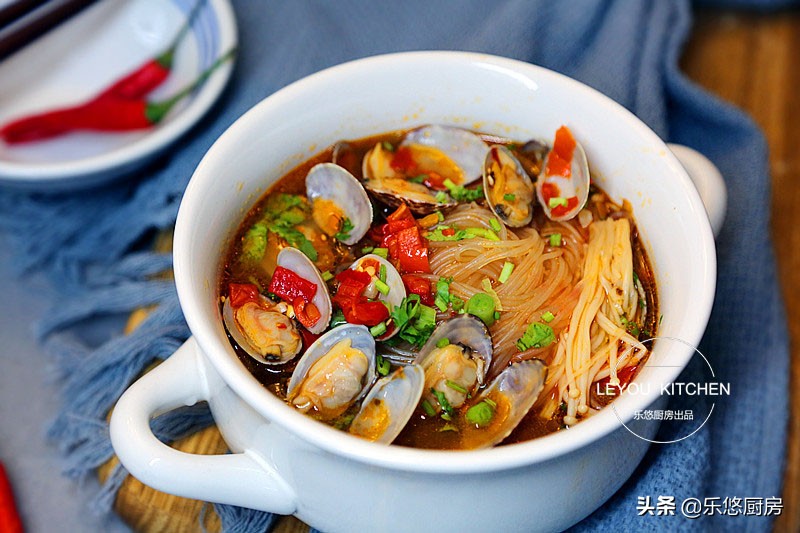 冬天别错过这碗粥,天冷了来一锅热乎乎的粉丝煲