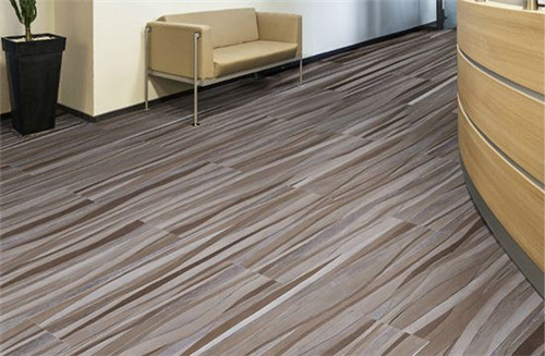 地板上的胶如何清理？有什么方法能快速去除地板胶？