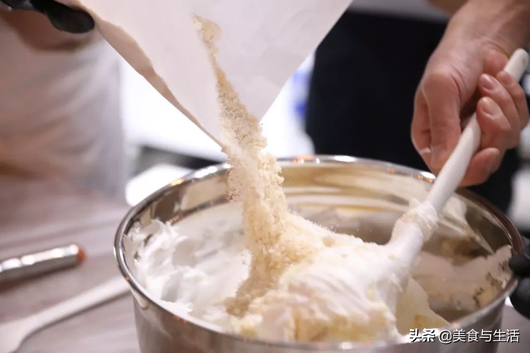 竟然比马卡龙还好吃?日本爆款小点心朗姆葡萄夹心饼干,超全配方