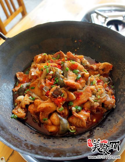 妩媚与坚强——桃江吊锅子