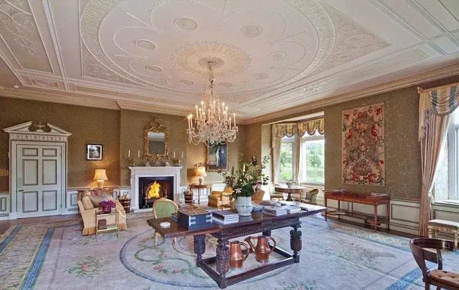 梅西和c罗谁豪宅最好,身价十亿的球星