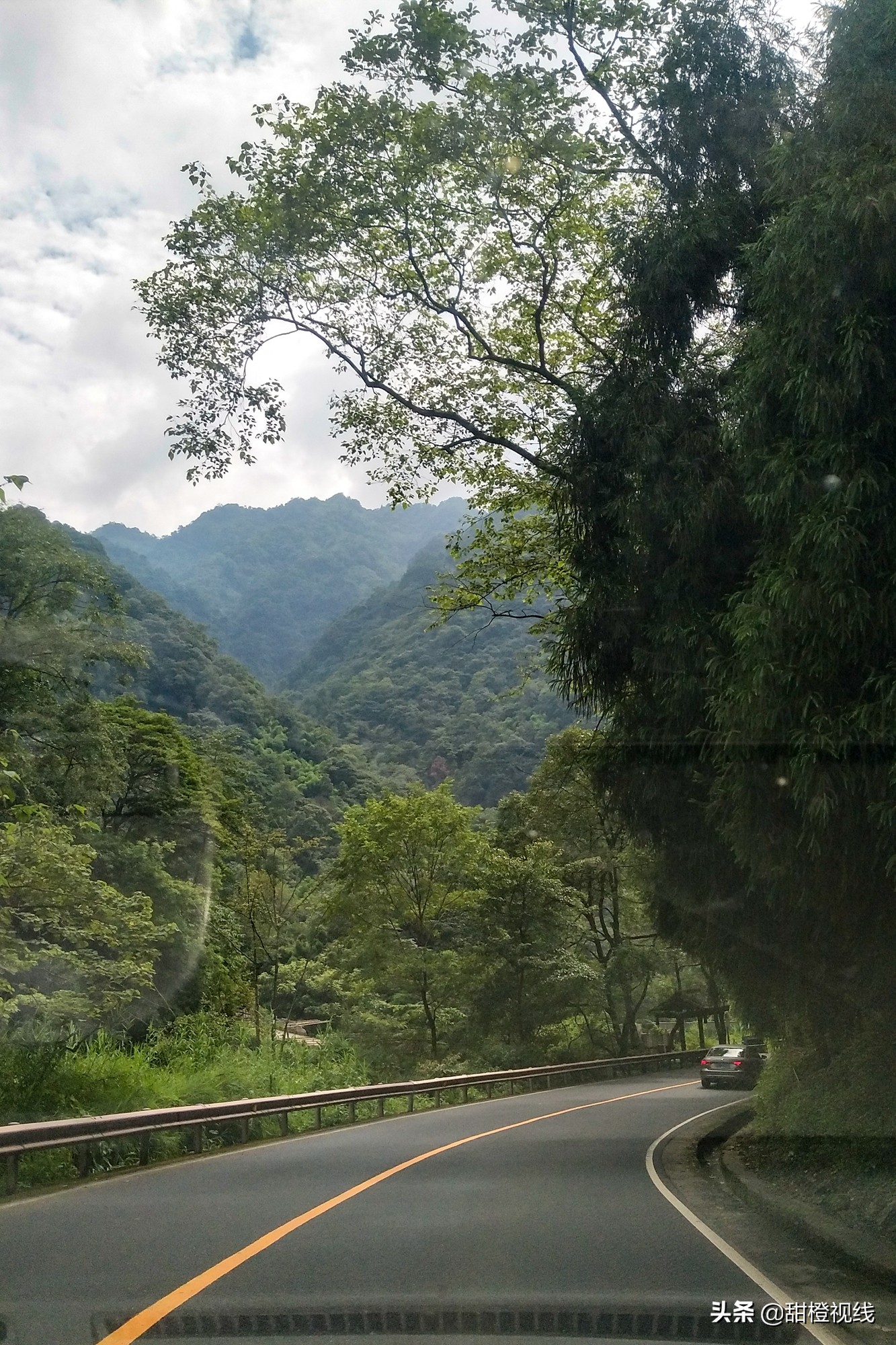 峨眉山七里坪周边旅游攻略,七里坪远看峨眉山金顶