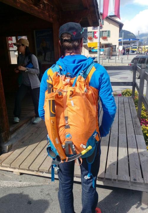 爬雪山必备用品,爬雪山需要的装备