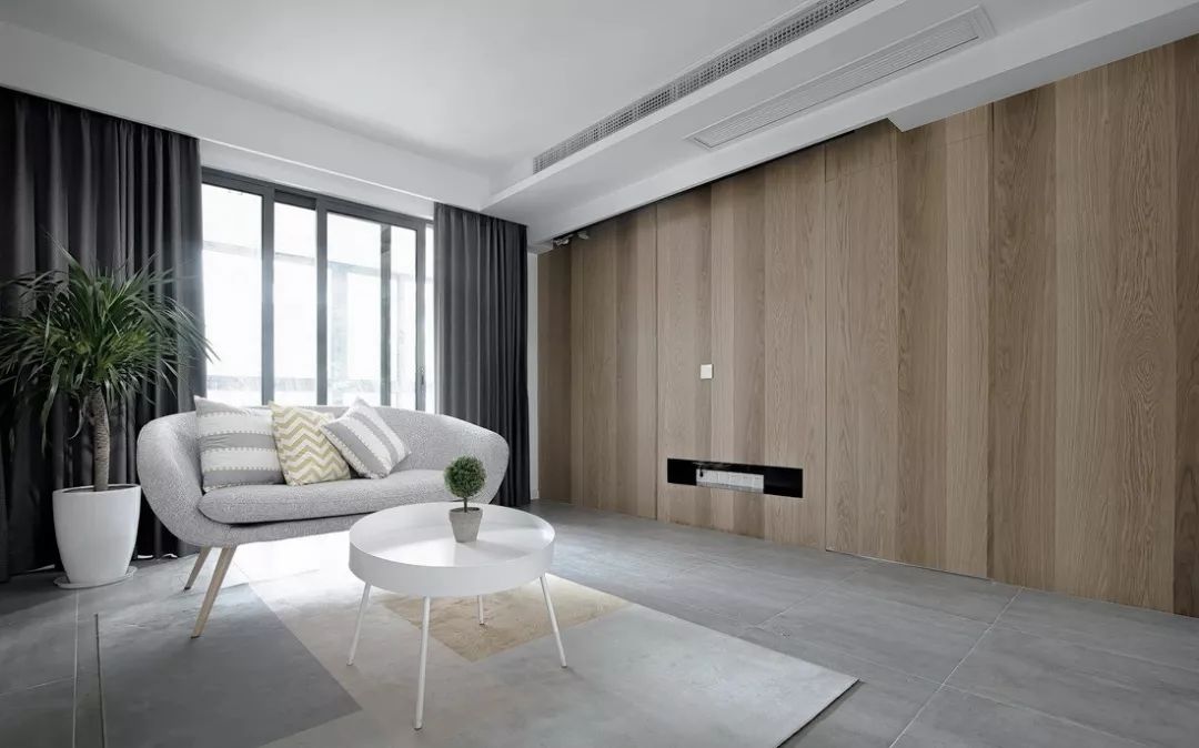 入户门正对洗漱台隔断,洗漱台正对过道