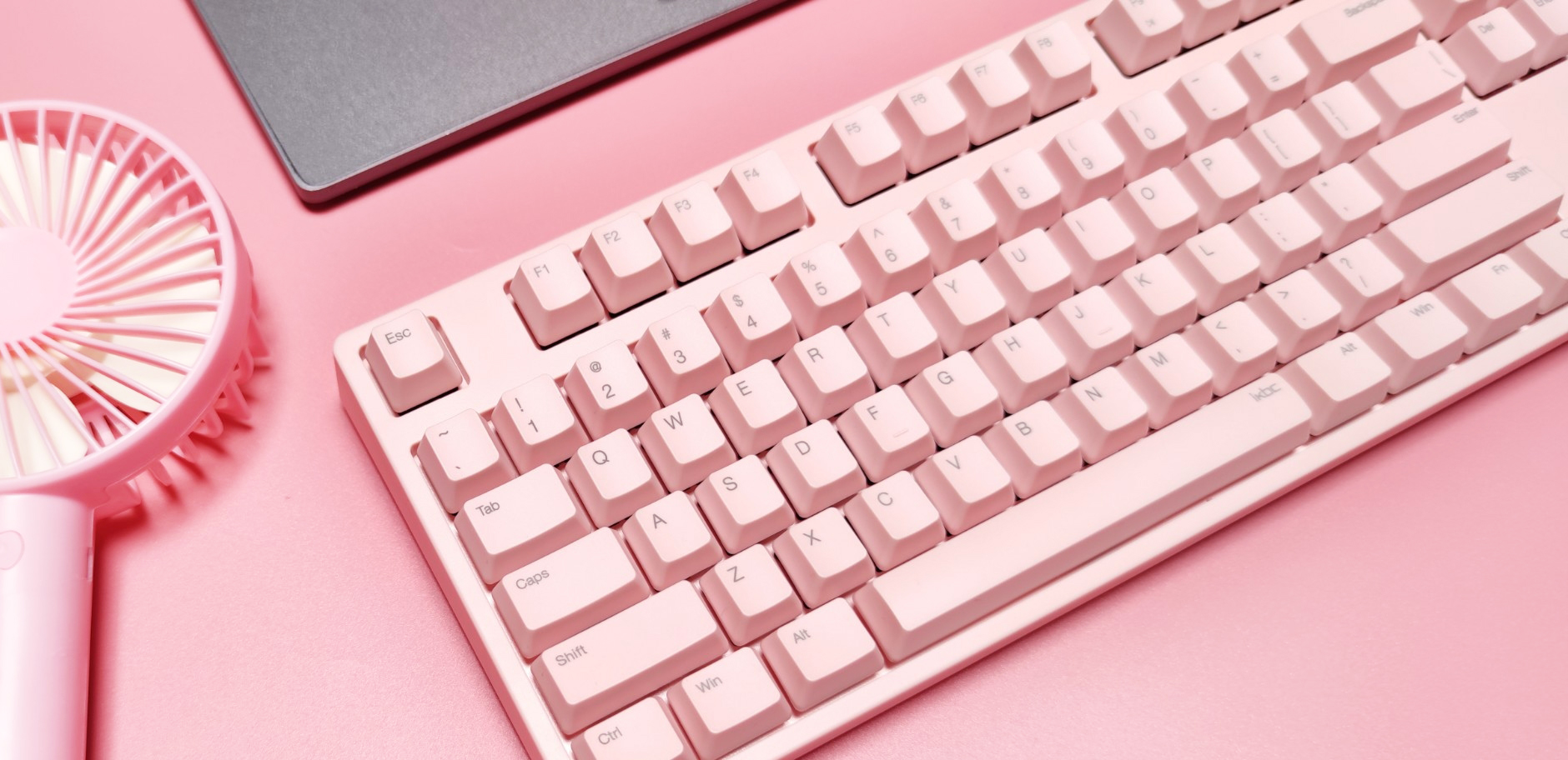 ikbcw210和黑峡谷x5选哪个好,ikbcw210无线蓝牙键盘续航测试