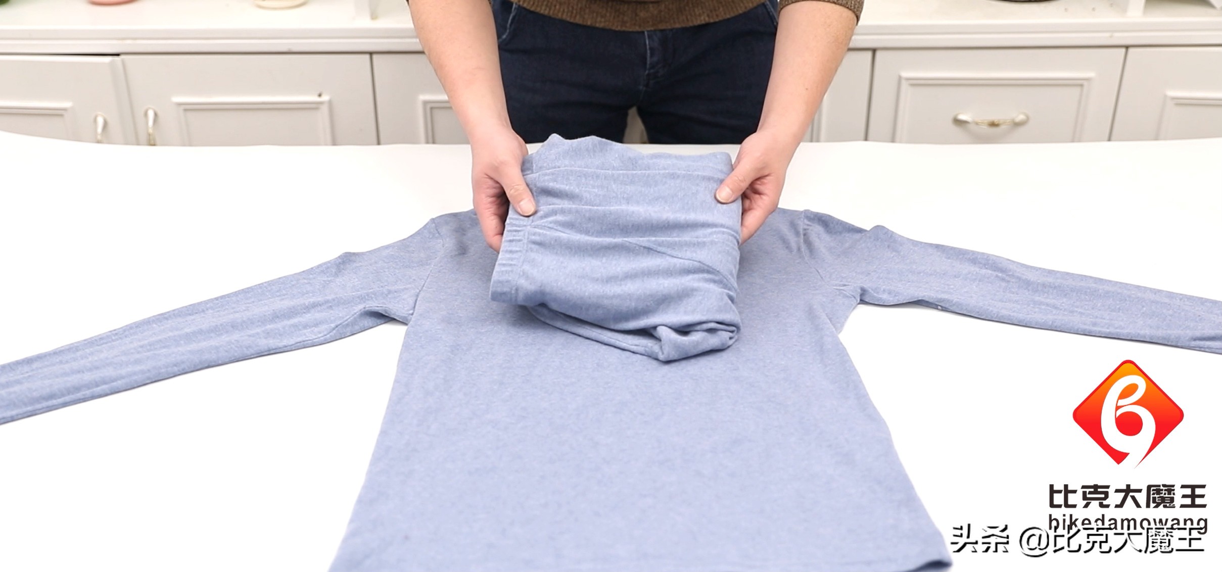 厚衣服怎么叠比较省空间,怎么叠厚衣服省空间行李箱