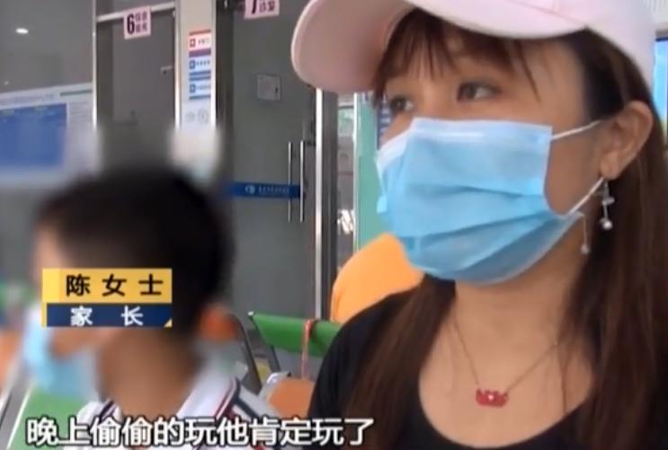 一小孩变斗鸡眼,小孩突然成斗鸡眼