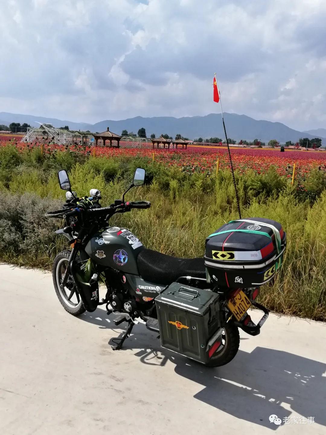 骑摩托车去旅行,拉着摩托车去旅行