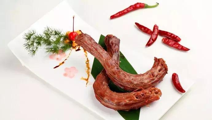 鸭脖之争绝味周黑鸭煌上煌,鸭脖巨头大比拼