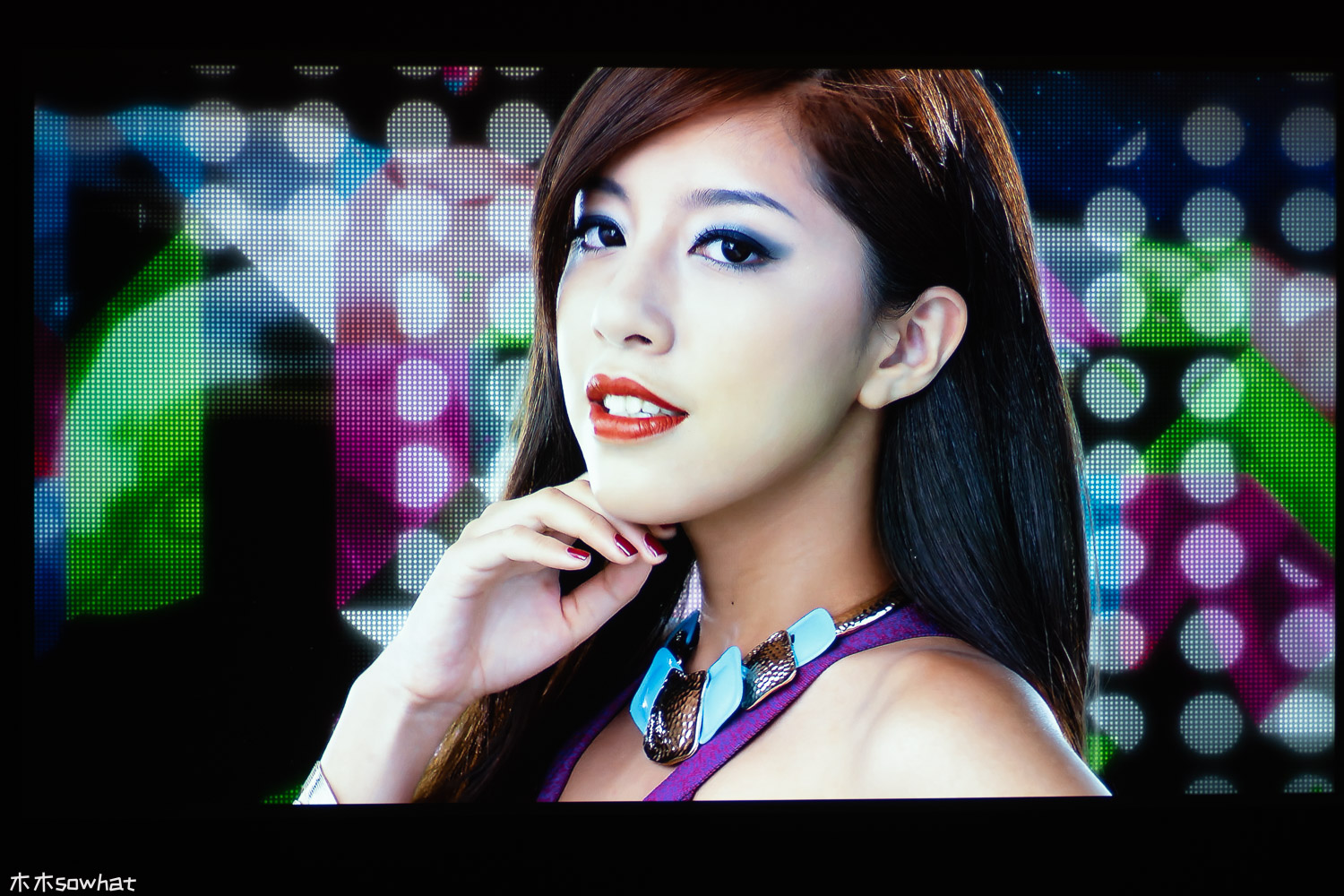 8000块的4K投影仪效果怎么样,800元的1080p的投影仪