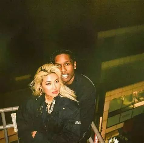 还在买阿迪耐克吗,ambush经典款