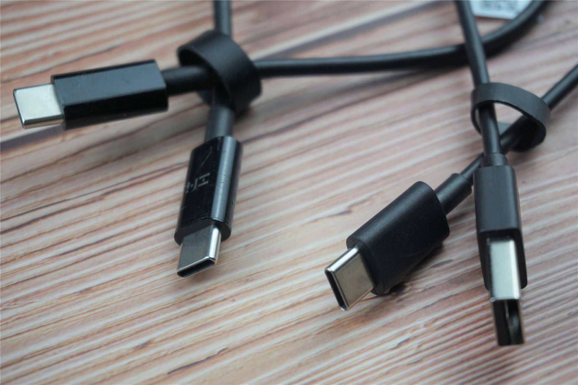 笔记本可用充电宝,zmi10号移动电源pro拆解