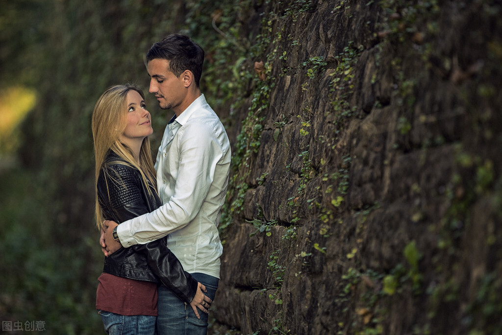 女方父母嫌弃男方穷,女生父母嫌弃男方穷的后果