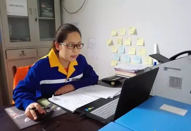 90后工地美女工人,女生工地做什么有5000工资