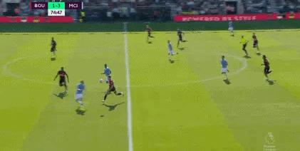 曼城4比1曼联德布劳内庆祝图片,18-19赛季英超曼城德布劳内