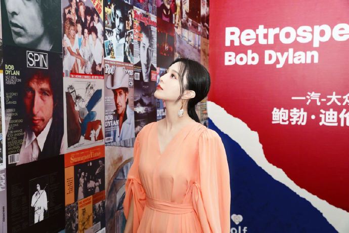 范冰冰一身粉色长裙亮相的活动,范冰冰白色长裙美照