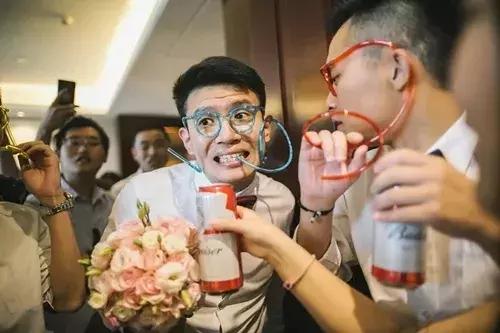 婚礼堵门活跃气氛的游戏,婚礼堵门游戏一般挑几个