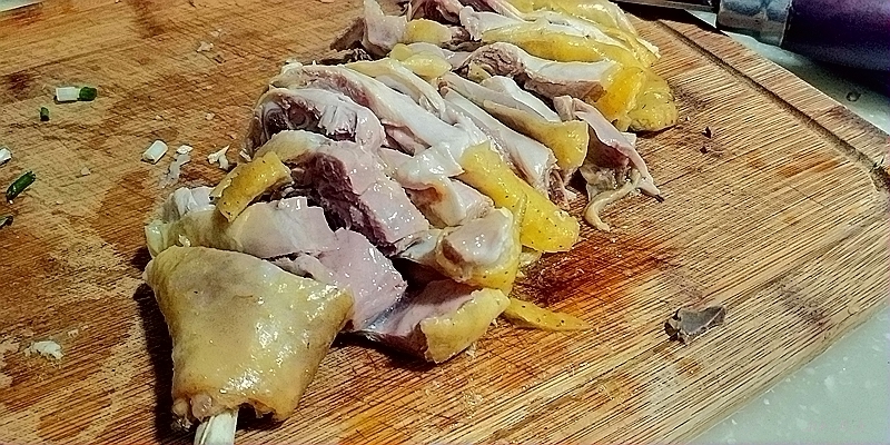 炖鸡只需加入这一味料香气四溢,怎样炖鸡好吃又简单不柴