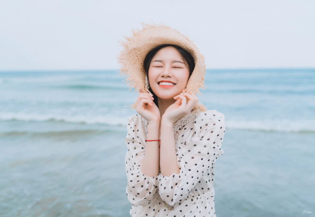 被网红毁掉的女人,被美瞳毁掉的中国女孩头条