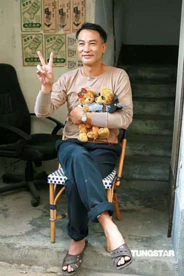 他是香港最低调的影帝,梳起飞机头他又是令人闻风丧胆的江湖大佬