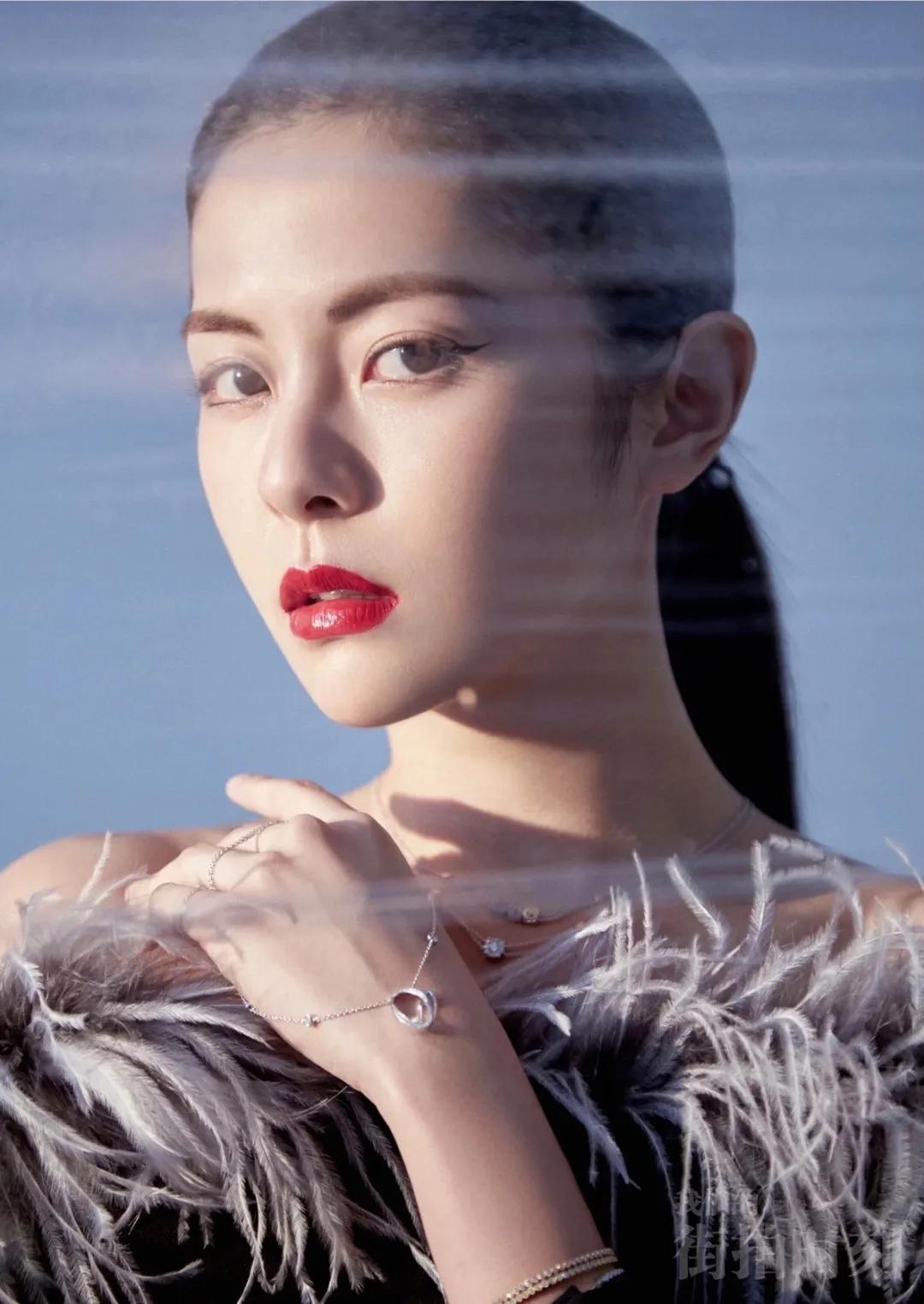 误闯爱丽丝仙境——这些彩妆单品够你美一整个春天不重样了