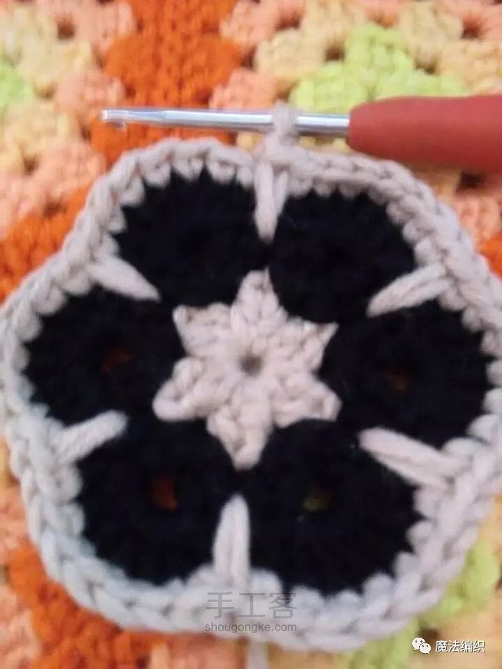 毛线钩织足球教程视频,儿童足球帽编织方法