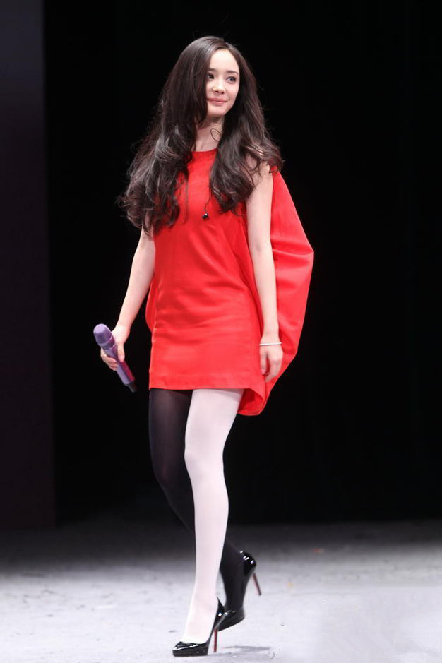 杨幂长袜穿搭,杨幂穿搭新中式长袜