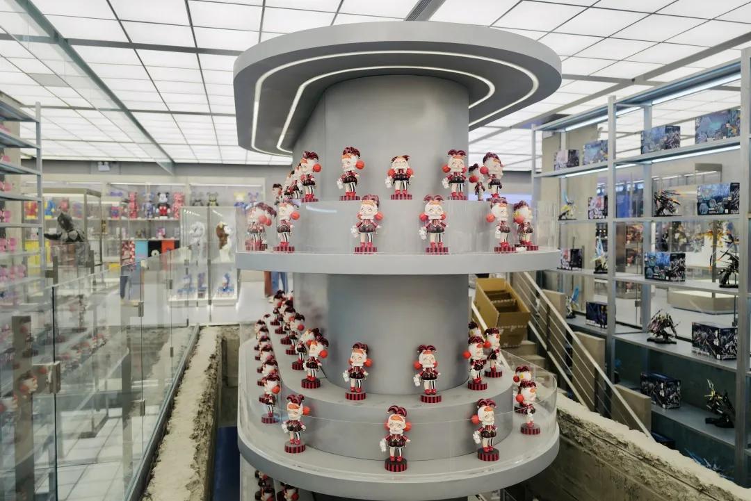 别争了,这条马路才是魔都内卷之王