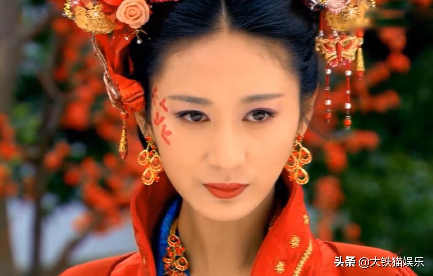 这4位女星太难了！被一位女配艳压不算啥，个个女配都吊打才尴尬