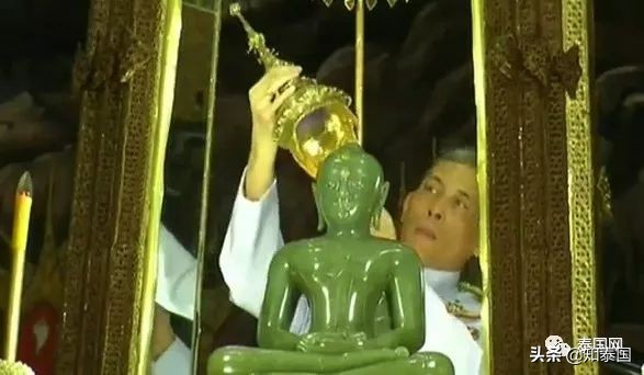 泰国供奉的“镇国玉佛”，背后竟是泰国与老挝间一场古怪的战争？