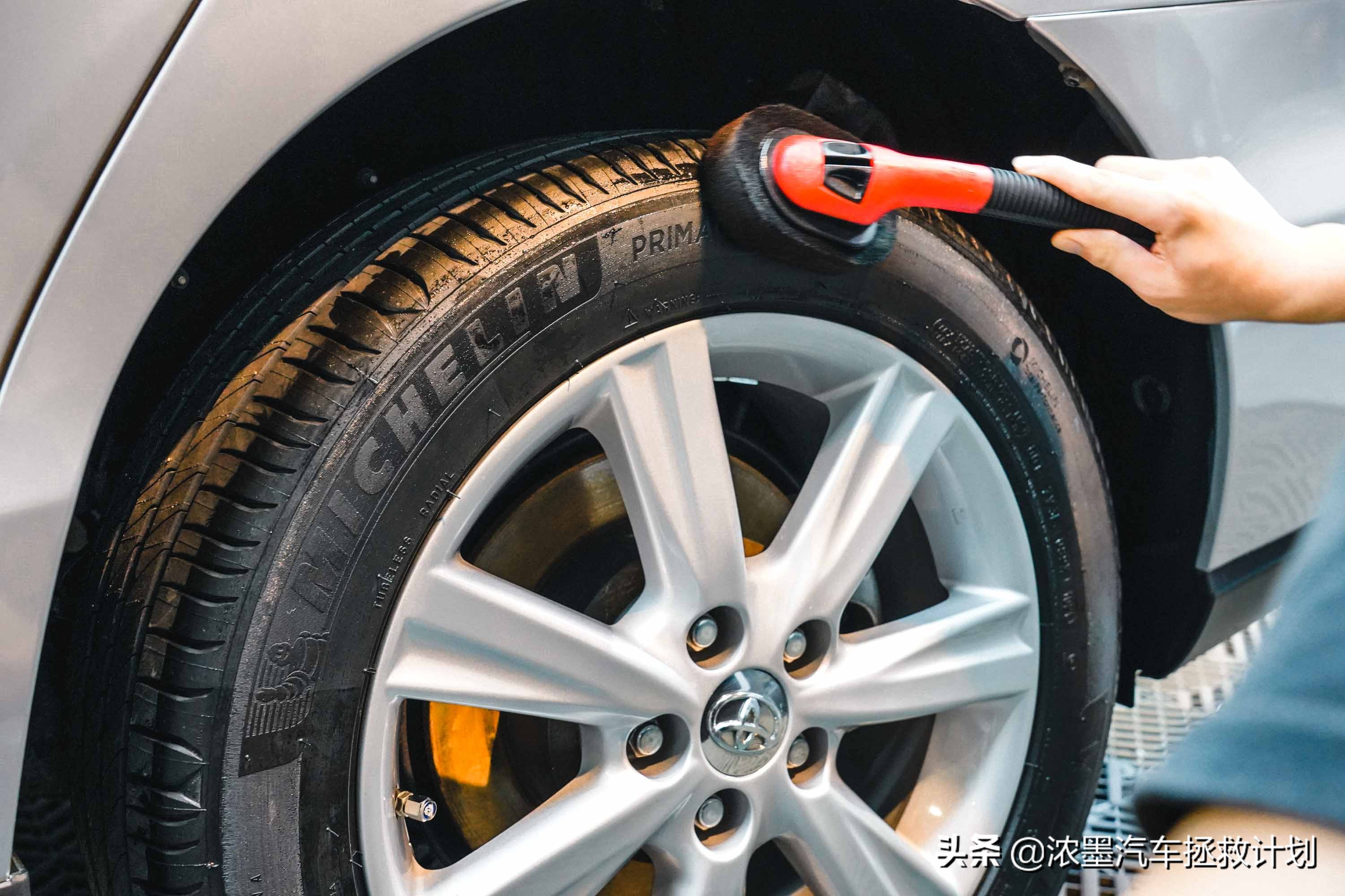 一代经典丰田普瑞维亚,丰田普瑞维亚依然经典