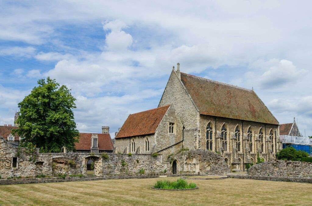 中世纪欧洲教会为什么地位高,欧洲中世纪教会为什么那么大权力