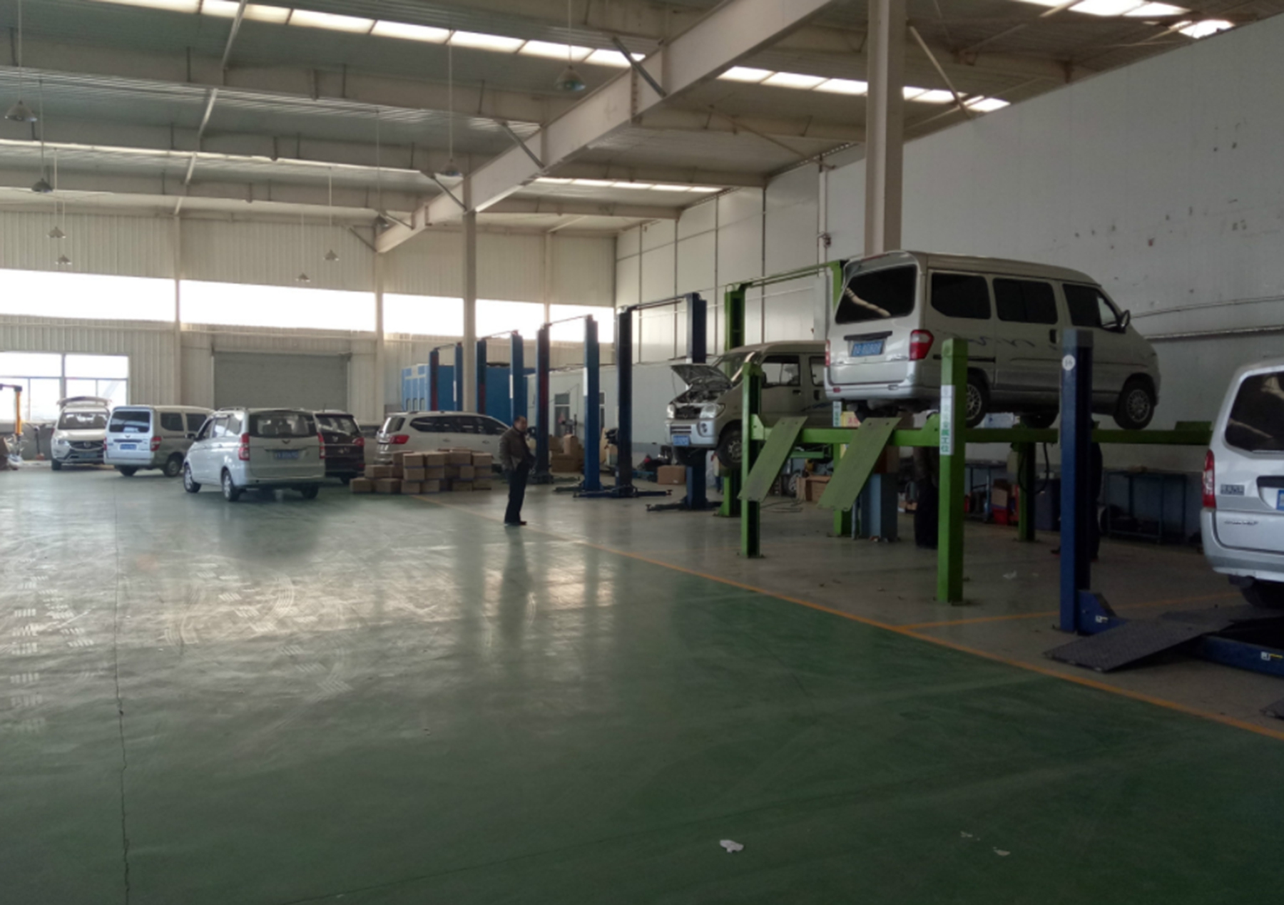 经销商买车必须亲自去4s店提车吗 (通过经销商去4s店提车靠谱吗)