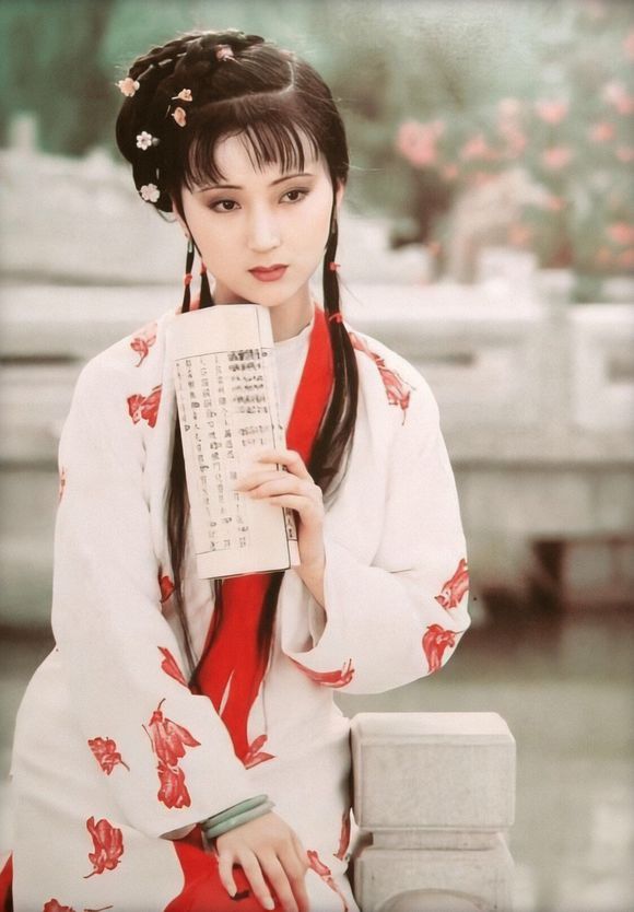 黛玉和宝钗有深度的对比,黛玉与宝钗之争