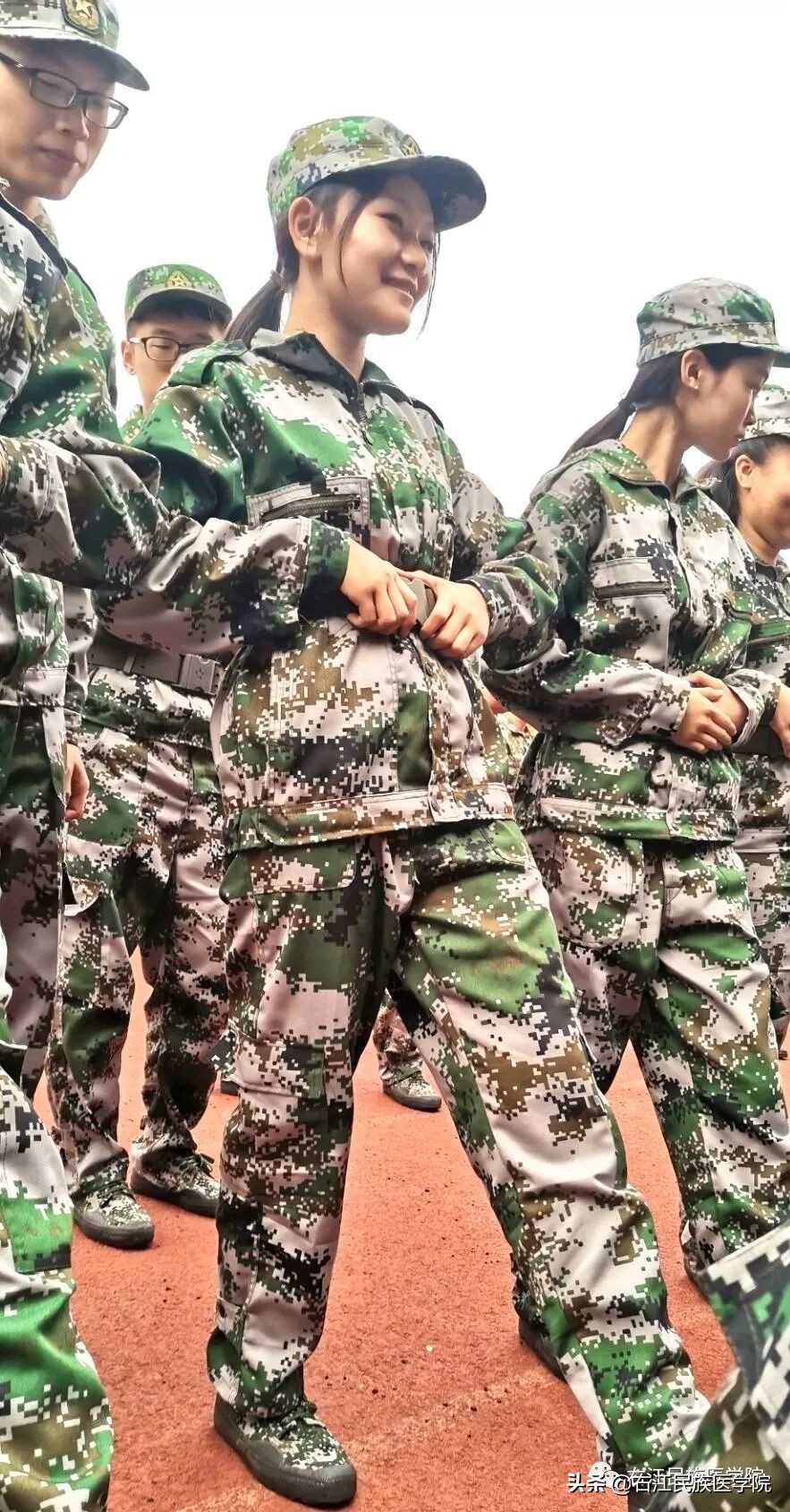 军训和教官发生的趣事,军训和教官甜蜜小事