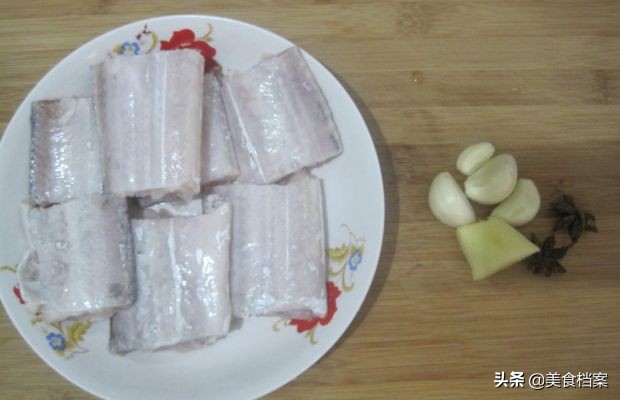 大厨教我红烧带鱼家常做法,厨师长教你红烧带鱼的家常做法