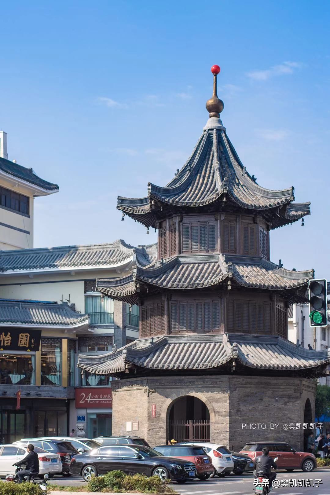 相距500米，文昌阁成了扬州地标，而历史悠久的四望亭却少有人知